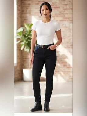 New Max Women's Two Color  Jeans❤️
